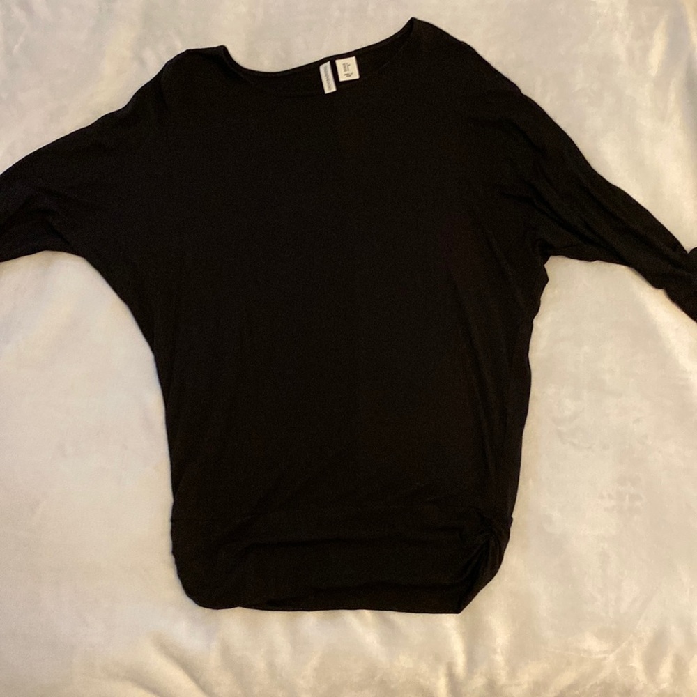 Comfy black top